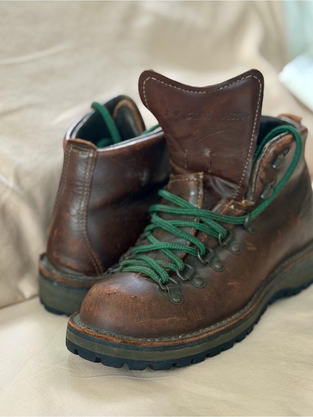 Vintage Danner Mountain Light II Brown Leather Hiking Boots 30800 GORE-TEX W8 M - Picture 3 of 10
